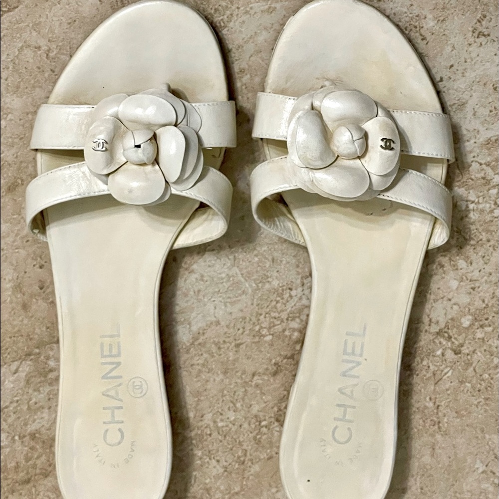 Chanel Camellia Thong Sandals 7.5